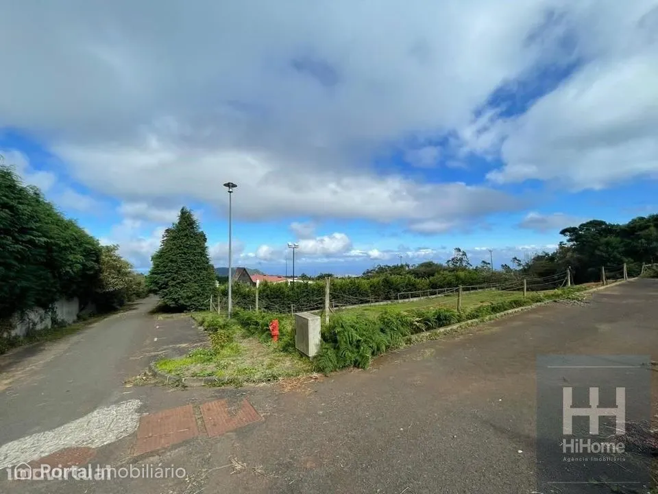 Land for sale in Santo António da Serra