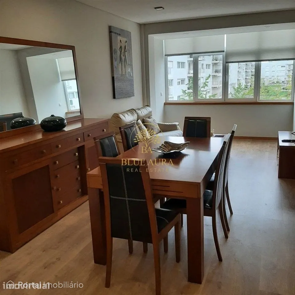 Apartamento T4 Totalmente Remodelado e Mobilado