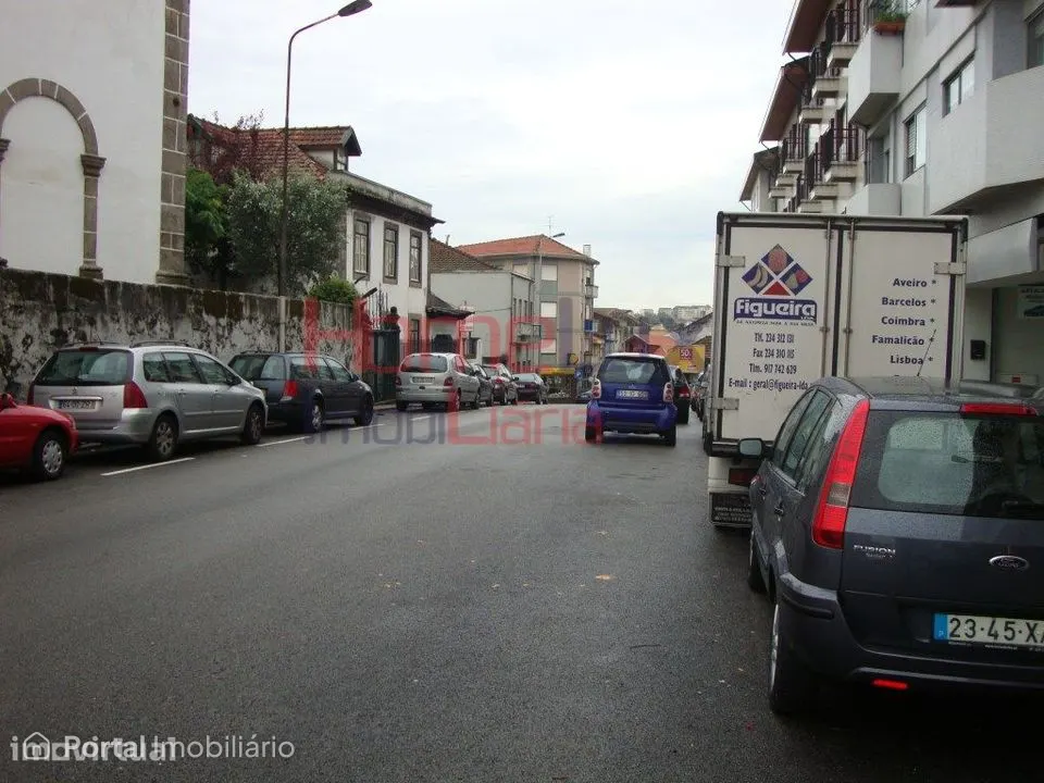 Espaço de Garagem e Comercial em São Roque