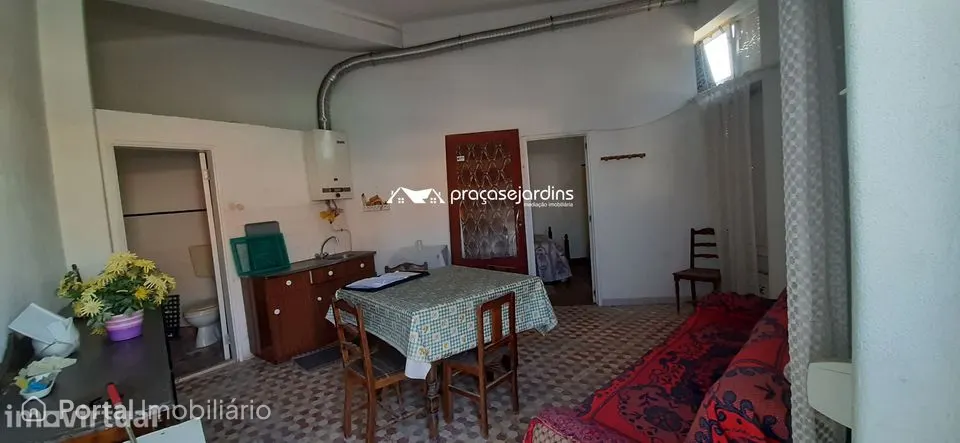 Prédio com 3 Apartamentos