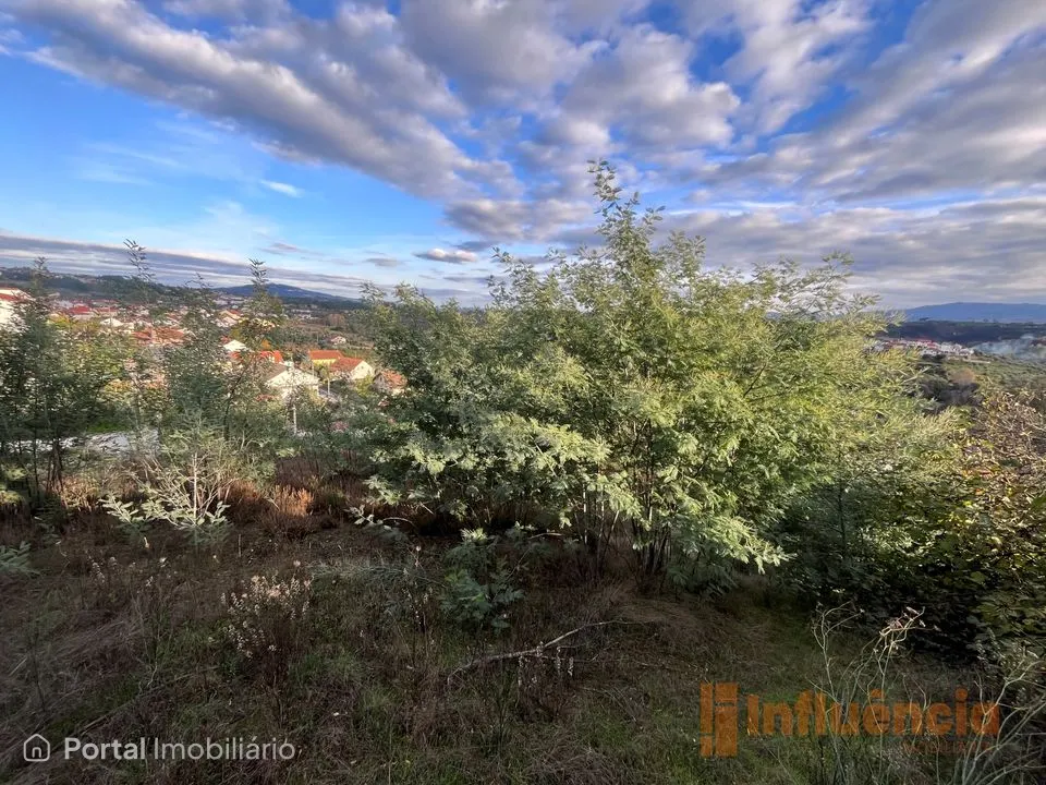 Terreno Urbano com PDM Inserido e Viabilidade de Construção