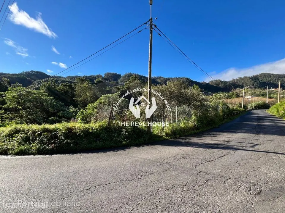 Terreno Rústico em Santo António da Serra
