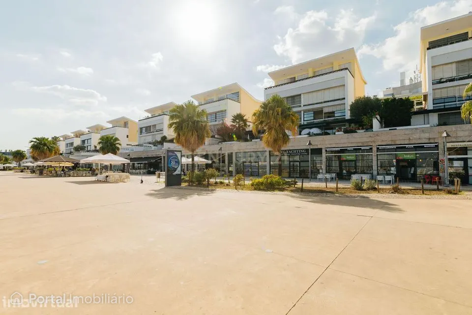 Loja- Restaurante/Bar na Marina do Parque das Nações