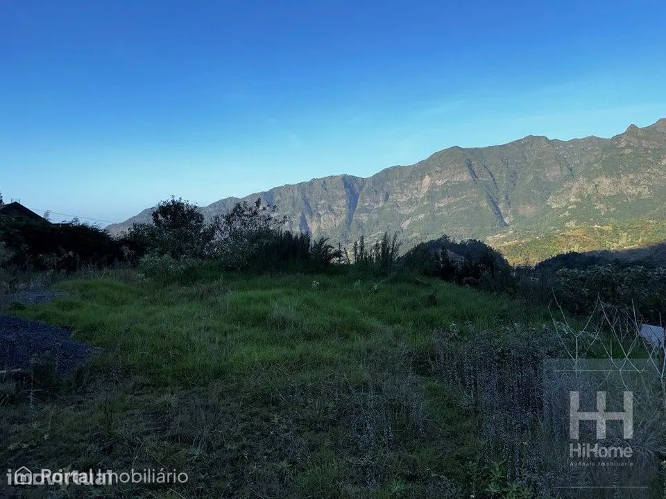 Terreno Rústico com 864 m2 em São Vicente, Loural