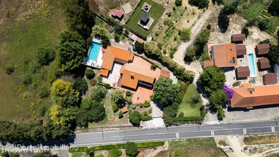 Moradia T3+1 com piscina para venda em Santarém