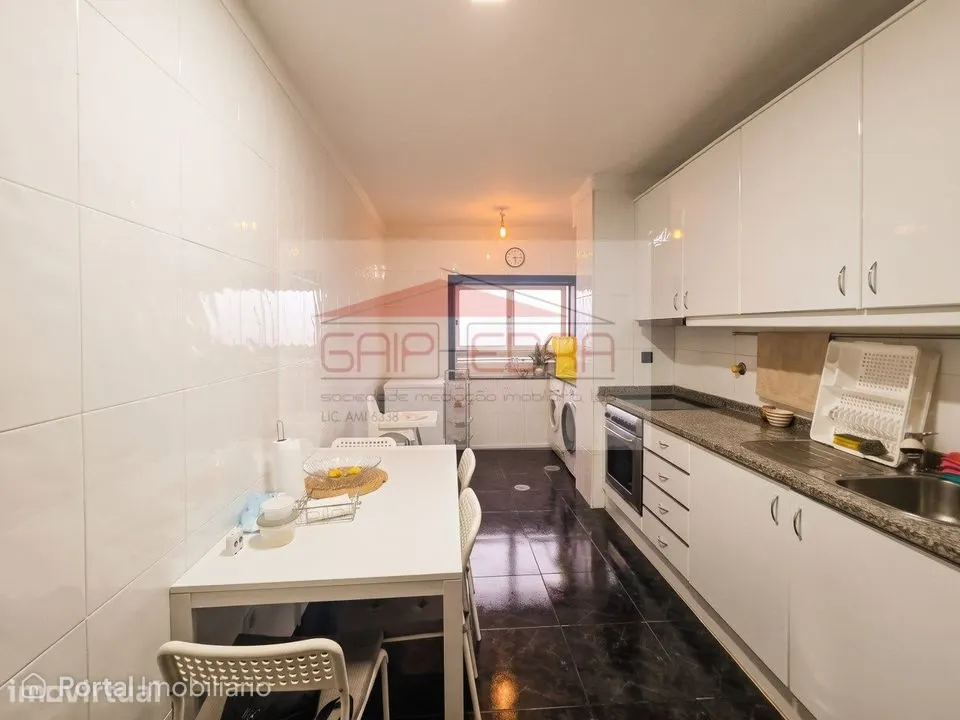 T3 Duplex com 3 casas de banho e garagem