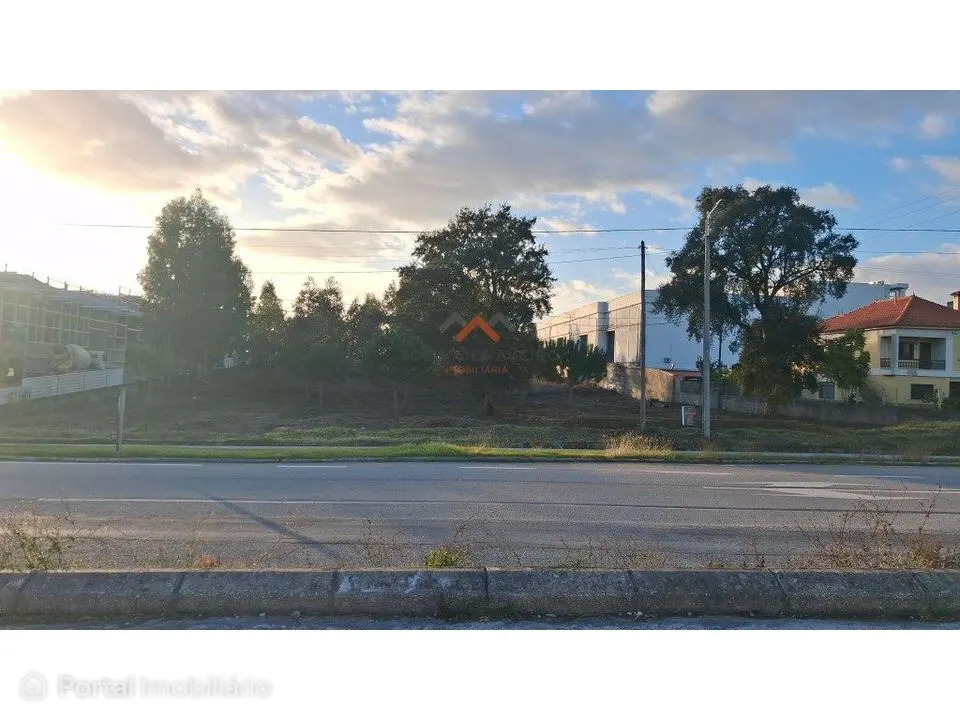 Terreno Premium com 6.900 m² na Zona Industrial de Vale Grou - Opor...