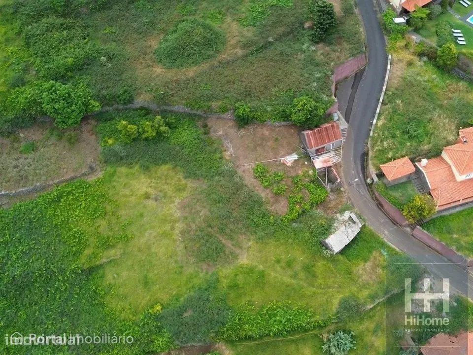 Tereno Urbanizável , amplo e plano, com palheiro, fantastica vista ...