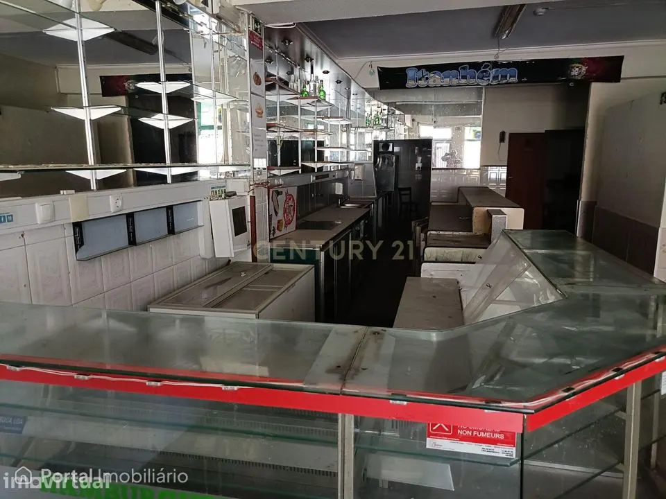Espaço Comercial na Rua Passos Manuel, Alhandra