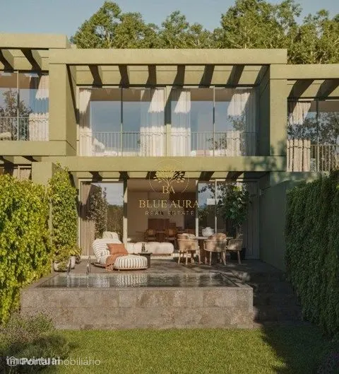 Casa V3 Duplex com Terraço em Vale Pisão