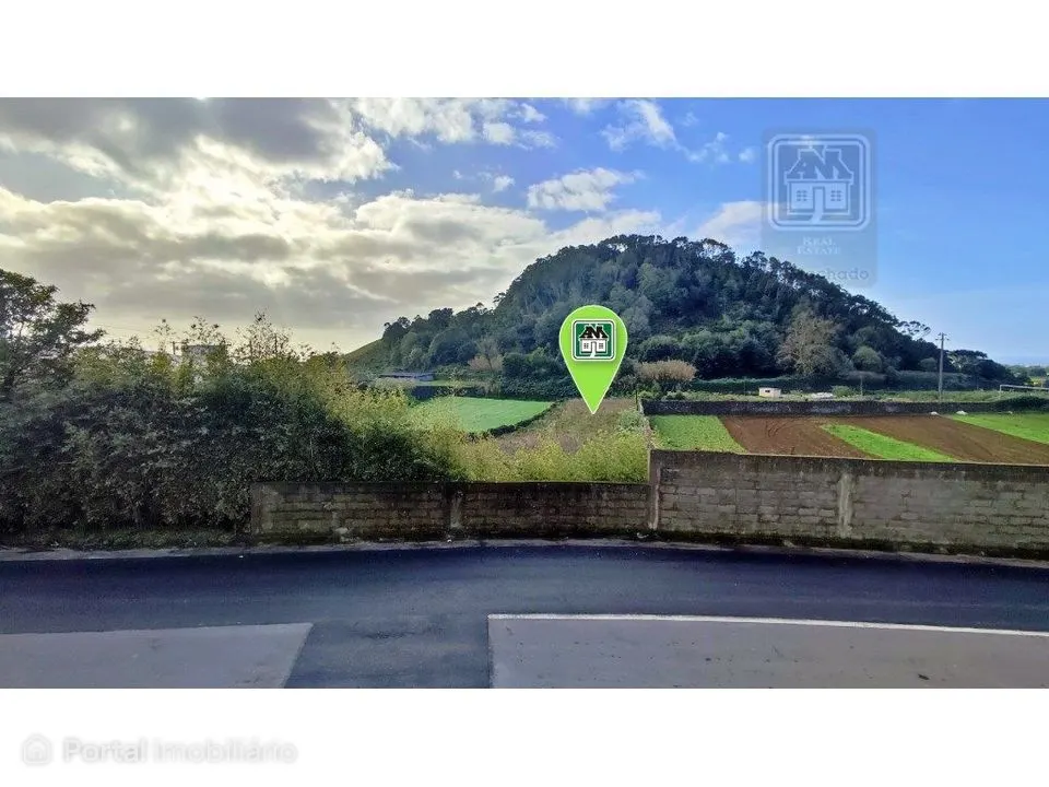 TERRENO para construção junto ao Azores Parque, São Roque, Ponta De...