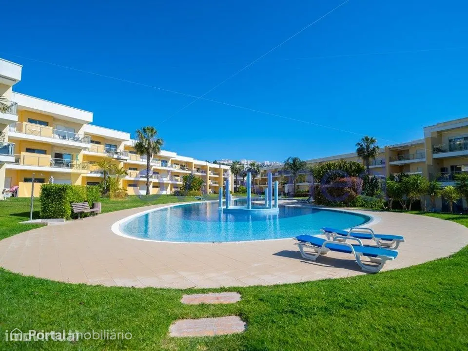Apartamento T2 com Piscina, Marina de Albufeira