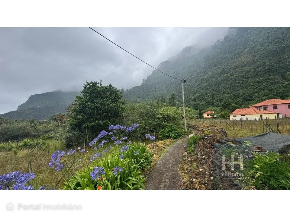 Terreno no Arco de São Jorge com 1.730 m2 | Caminho do Moinho