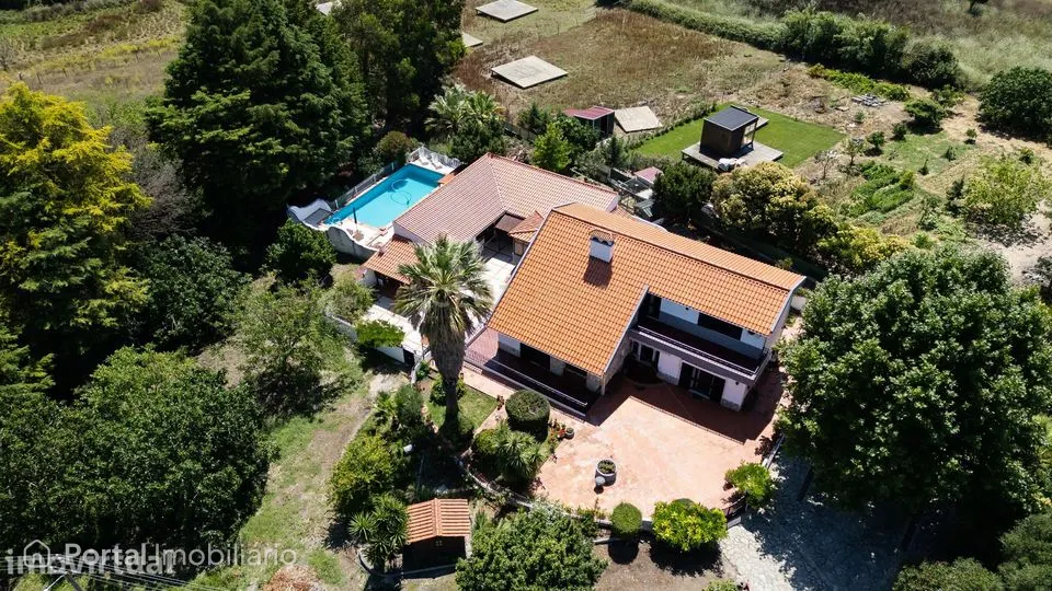 Moradia T3+1 com piscina para venda em Santarém