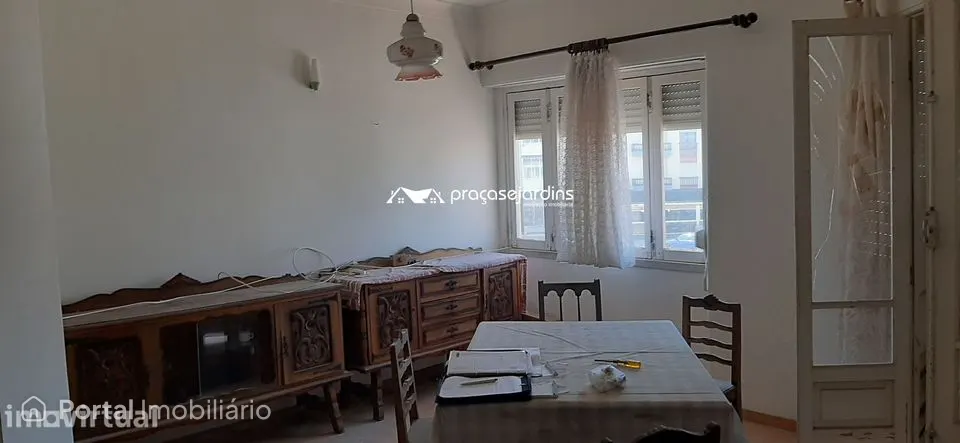 Prédio com 3 Apartamentos