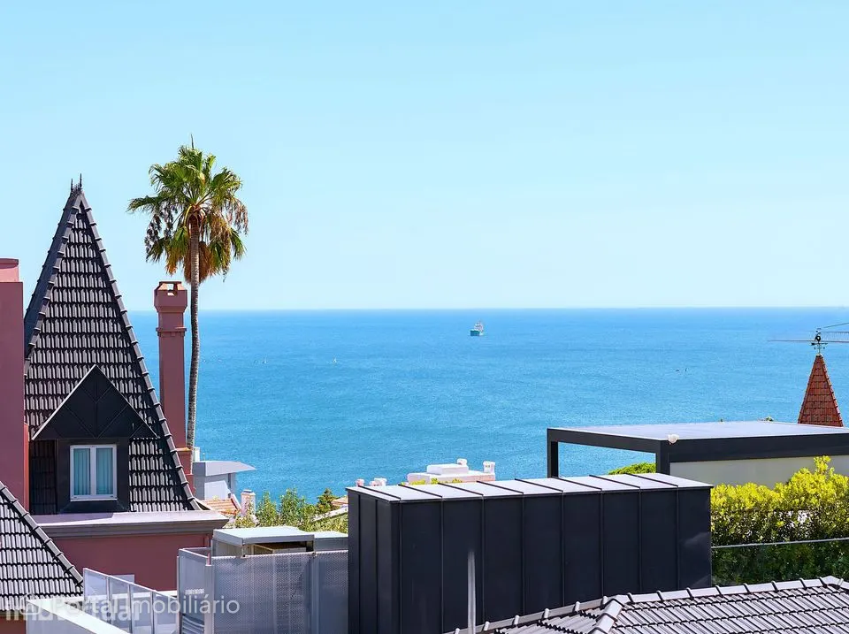 T3 duplex Monte Estoril com vista mar e terraço