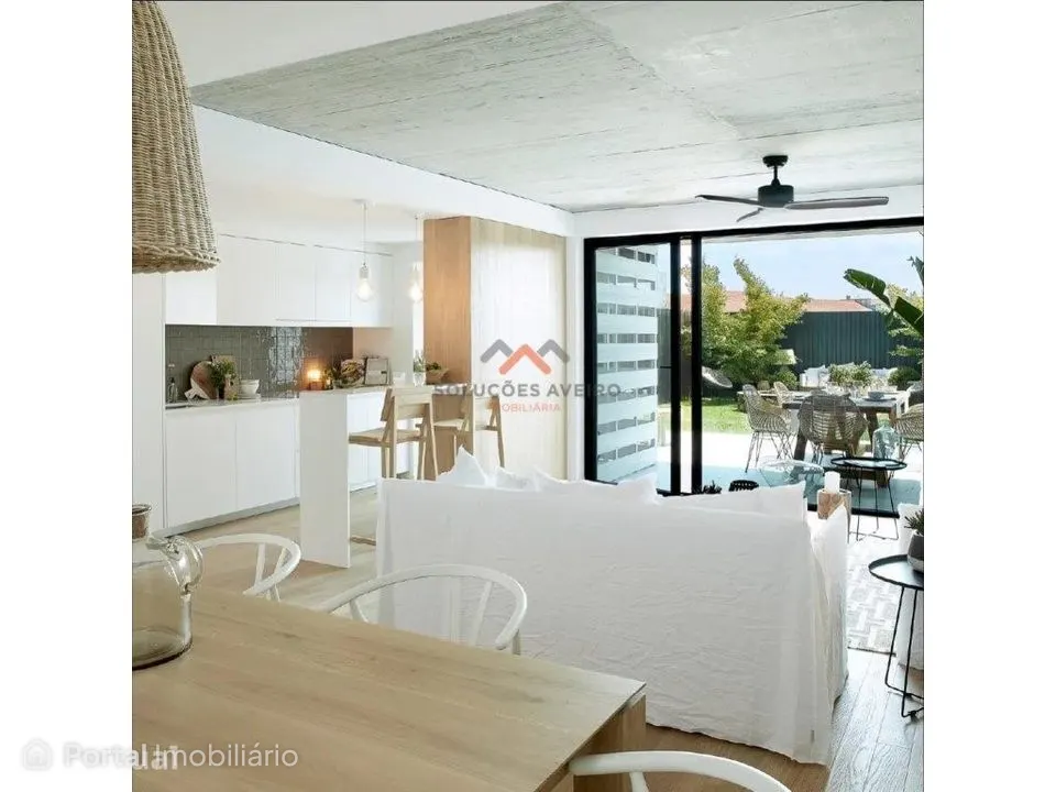 Apartamento T1 Novo na Praia da Barra!