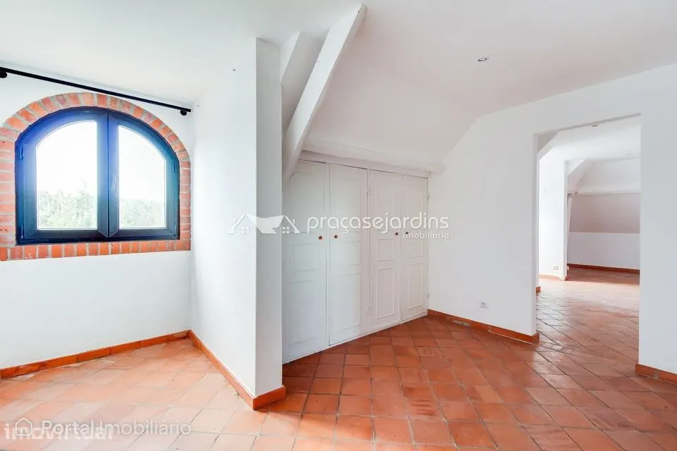 Moradia senhorial + 3 habitações em lote de 1.010 m² – luxo e priva...