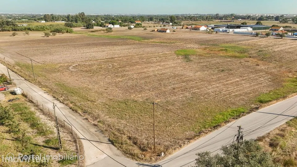 Terreno rústico com 2,3 hectares em Pinhal Novo, Palmela