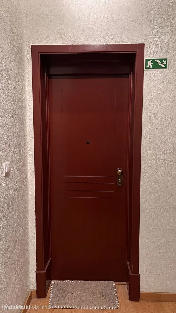 Apartamento T2+1 à venda na Avenida Rovisco Pais, 20