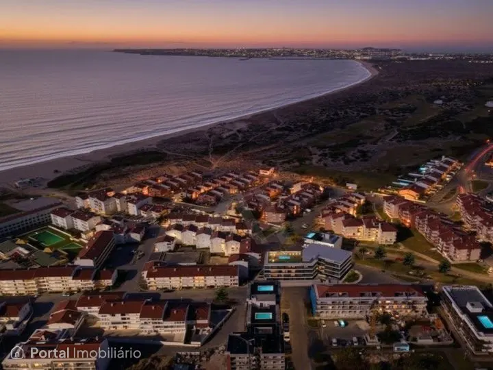 Apartamento T3 à venda em Peniche