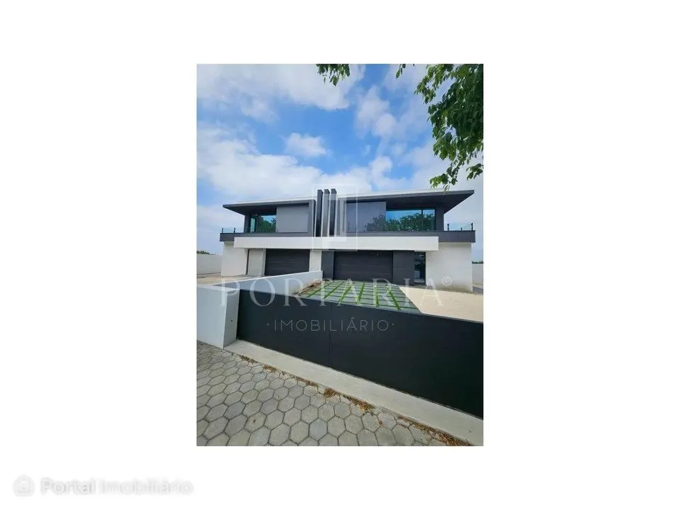 Moradia T4 à venda em Santa Joana, Aveiro