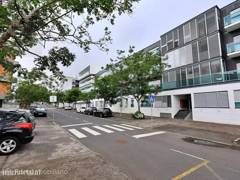 Arrendamento apartamento T3 | Condomínio fechado | São Sebastião, p...