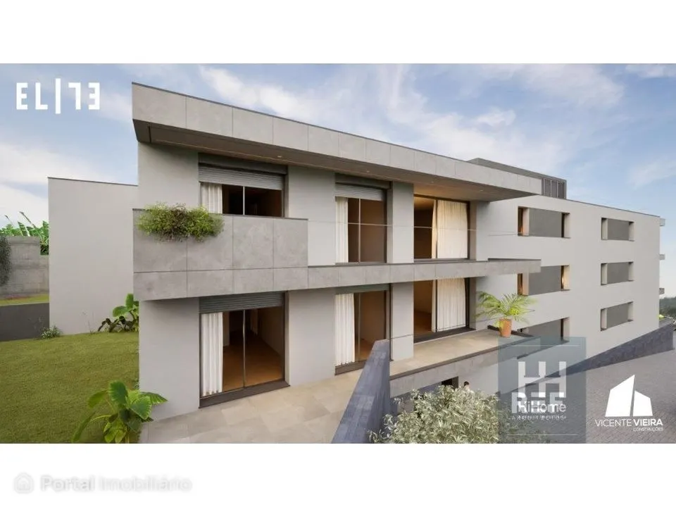 Empreendimento Moderno com Piscina | Câmara de Lobos