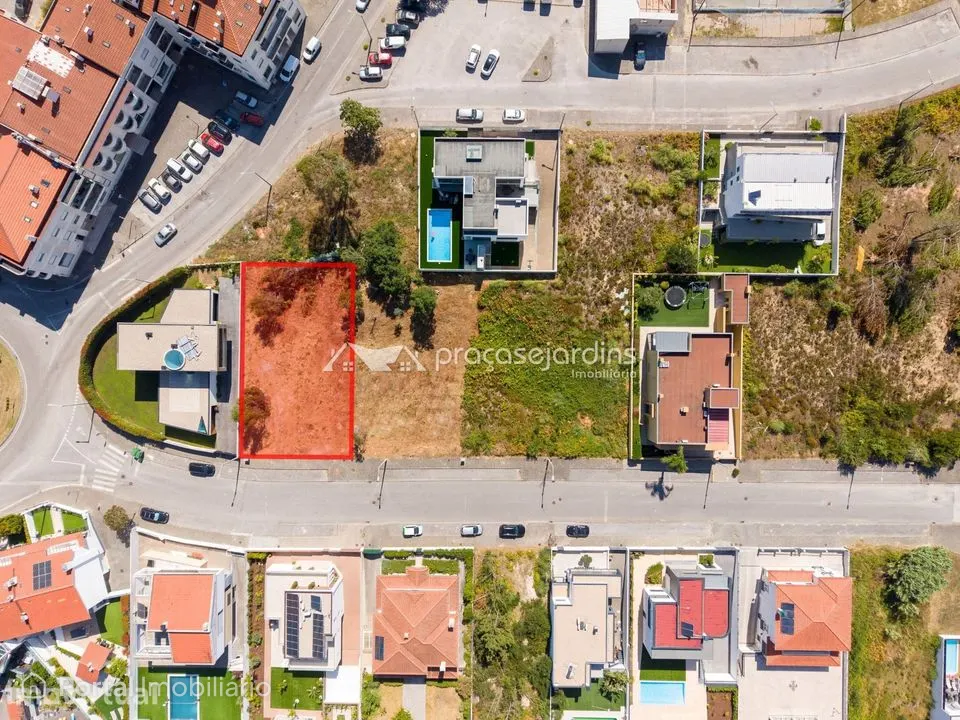 Lote de Terreno – Casal dos Matos