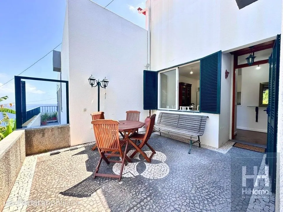 Excelente Moradia Geminada T3 com Vista Mar e Quintal Zona Tranquila