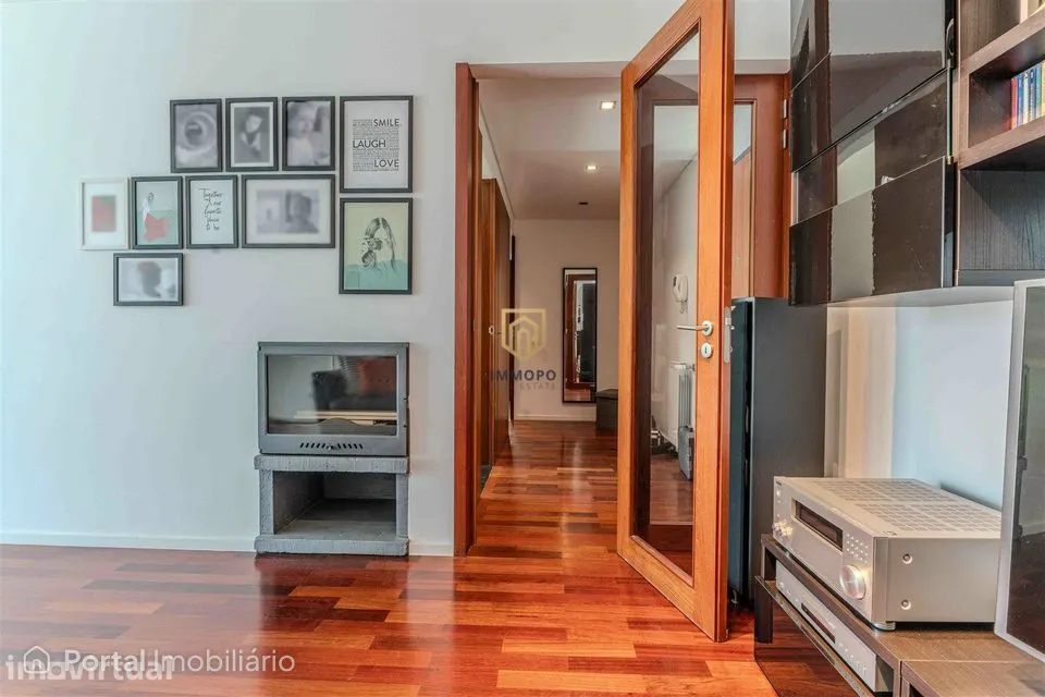 Apartamento T2 na Senhora da Hora, com duas garagens