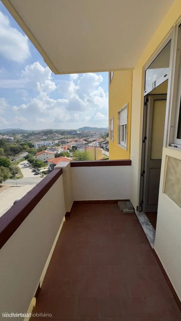 3-bedroom apartment for rent in Santa Maria, São Pedro e Matacães