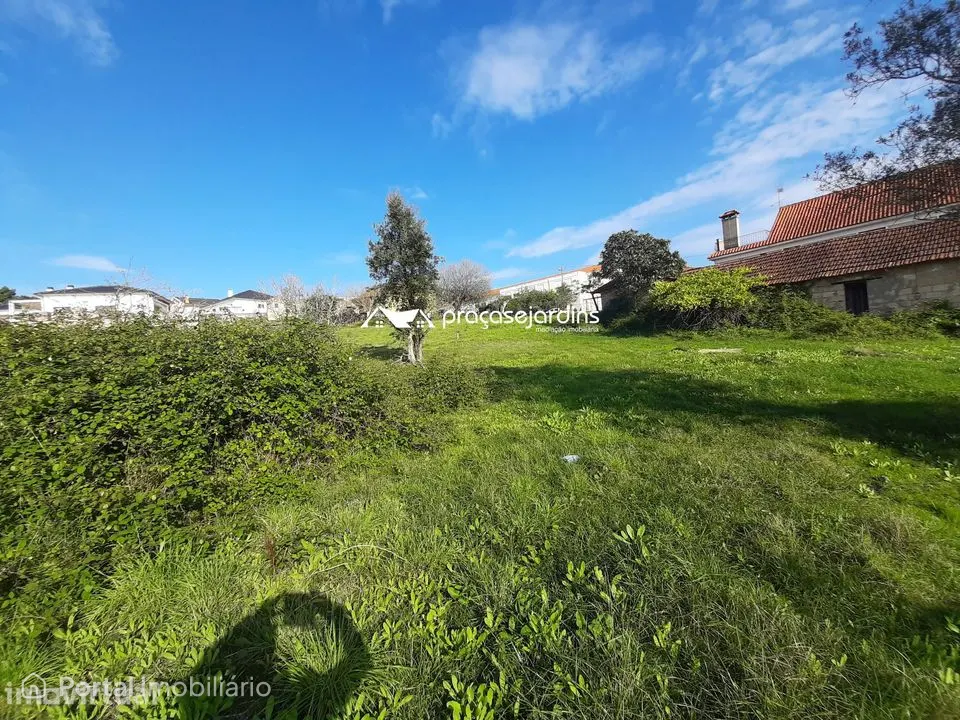 Terreno com 3258 m²