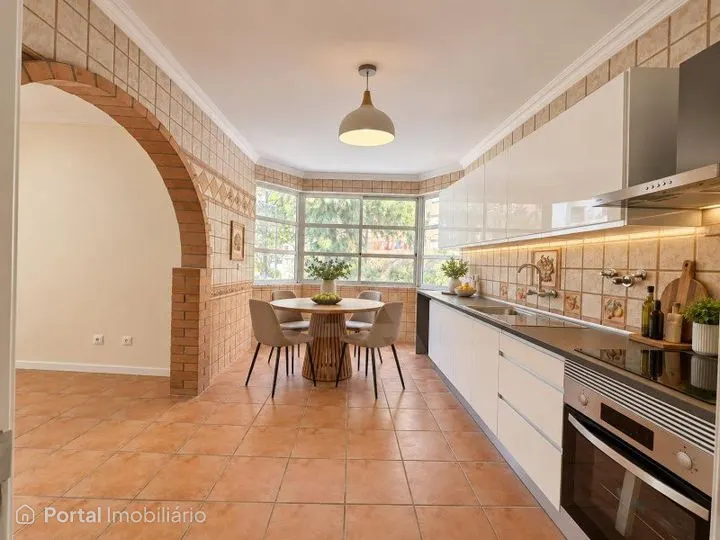 Apartamento T3 localizado em Algueirão-Mem Martins
