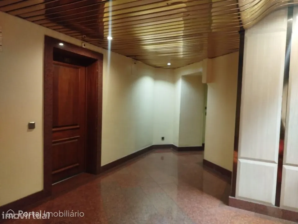 Shop for sale in Santa Maria Maior