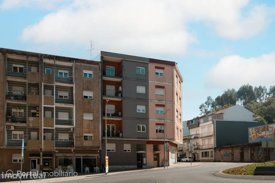 T3 + Sótão | Av. Liberdade, Braga | Remodelação em fase de...