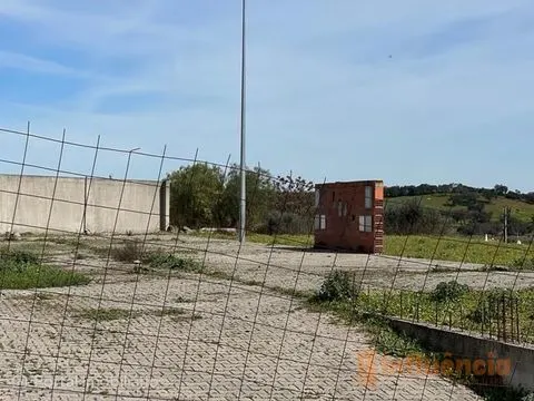Terreno para construção de edifício para habitação coletiva