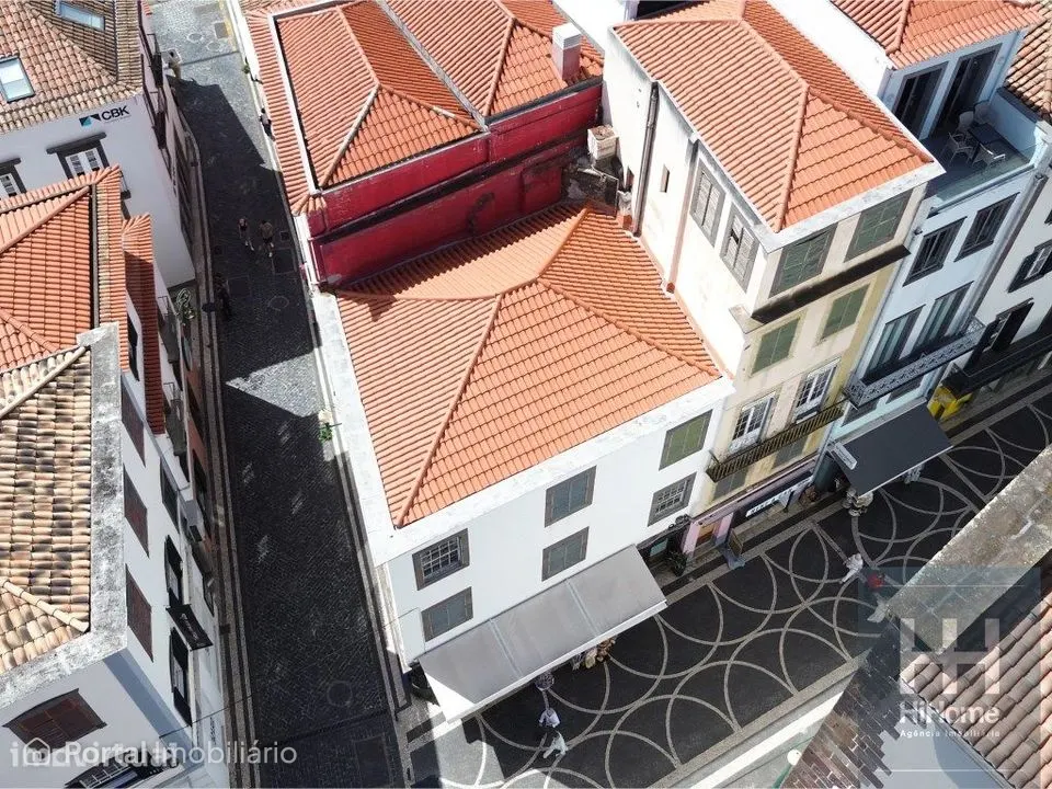 2 Prédios no coração do Funchal