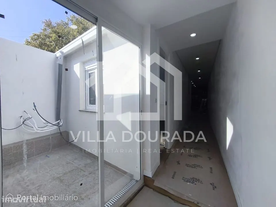 Moradia Geminada T3 Remodelada em Vilar do Paraíso – Vila Nova de Gaia