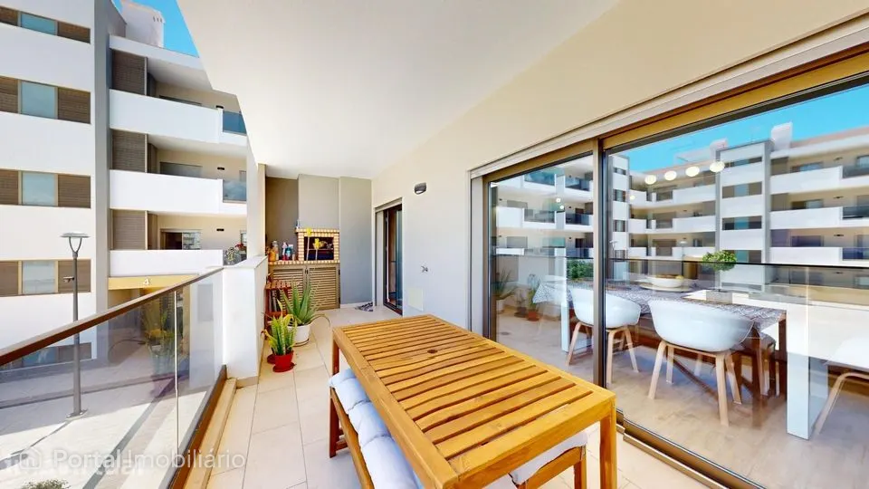 Apartamento T2+1 Contemporâneo em Condomínio Privado | Portimão