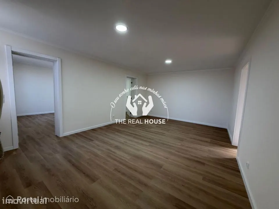 Andar de Moradia V1+1 ANTES E DEPOIS
