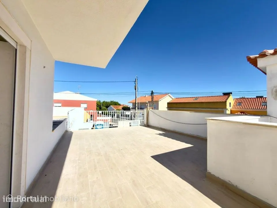 Apartamento T3 novo em Alcoitão com terraço, jacuzzi e garagem