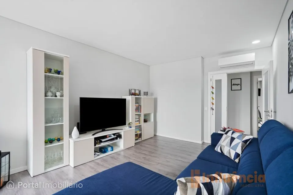Apartamento T3 Semi-Novo com varandas | Covilhã