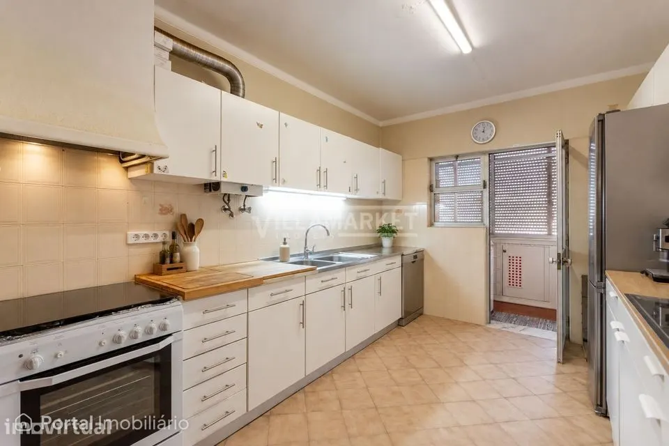 Apartamento T3 com 2 casas de banho, 2 marquises e muito boas áreas si