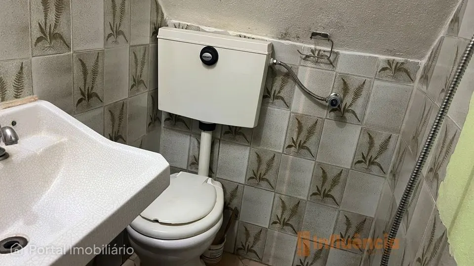 Moradia T3 no centro da aldeia do Pesinho com terreno de cerca de 1.500 m²
