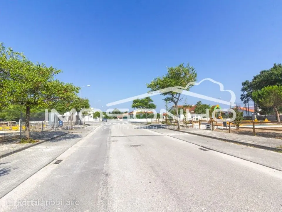Lote de terreno para moradia isolada, com bons acessos para Leiria ...