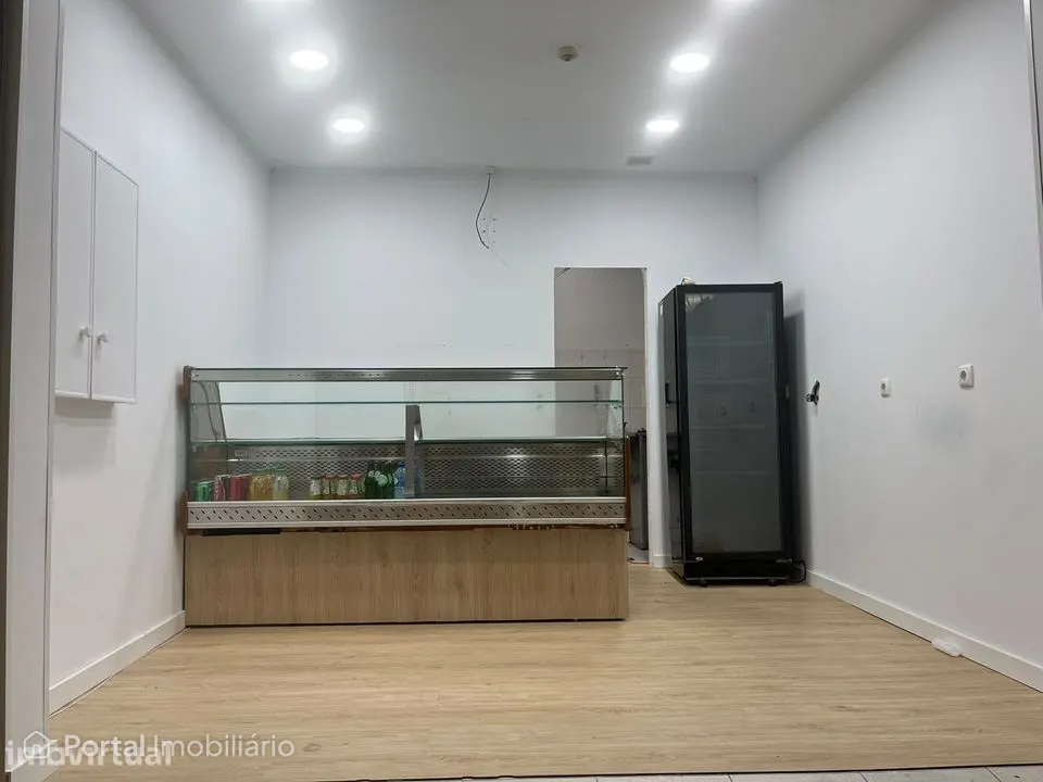 Shop for rent in Lumiar