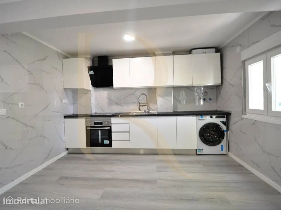 Apartamento T3 no Laranjeiro - Remodelado