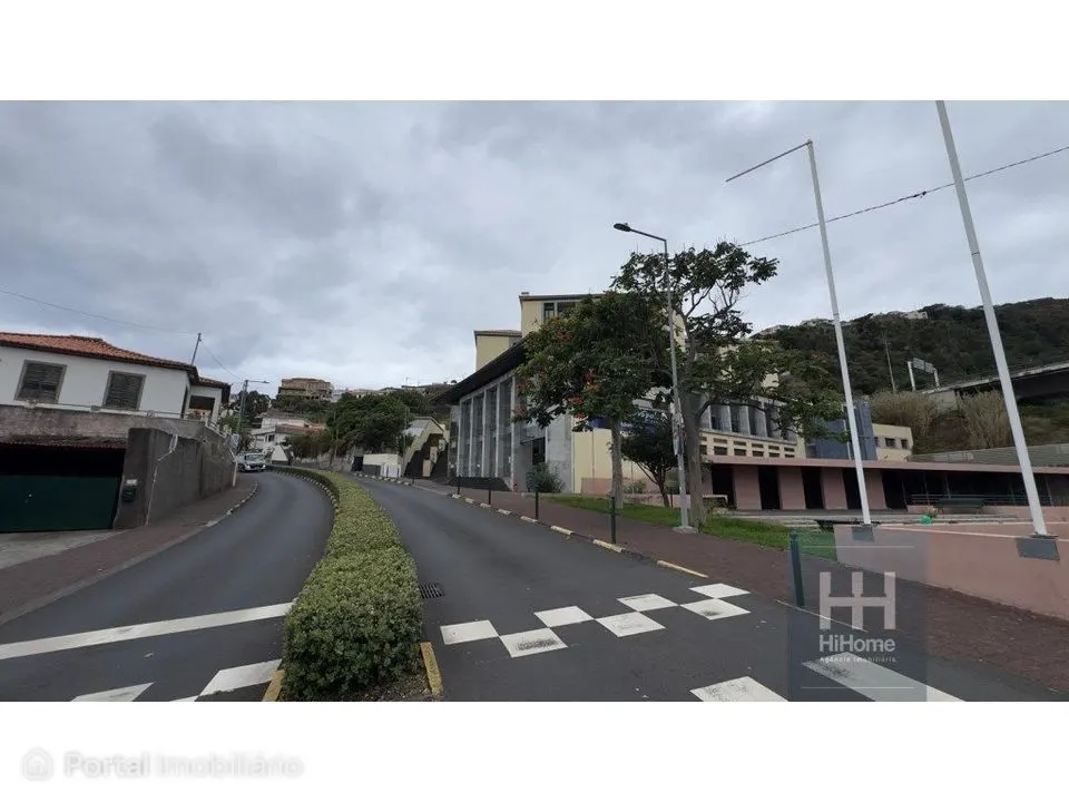 Estacionamento no centro da cidade de Santa Cruz