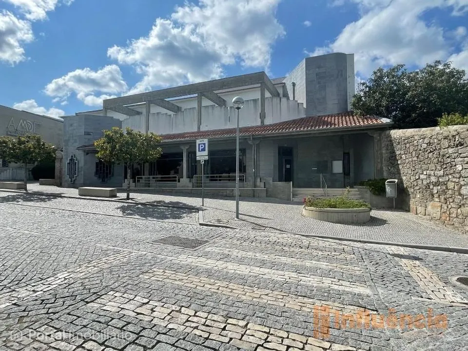 Building for sale in Aguiar da Beira e Coruche